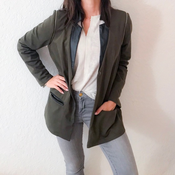 Evolution by Cyrus Jackets & Blazers - Evolution by Cyrus blazer Size M